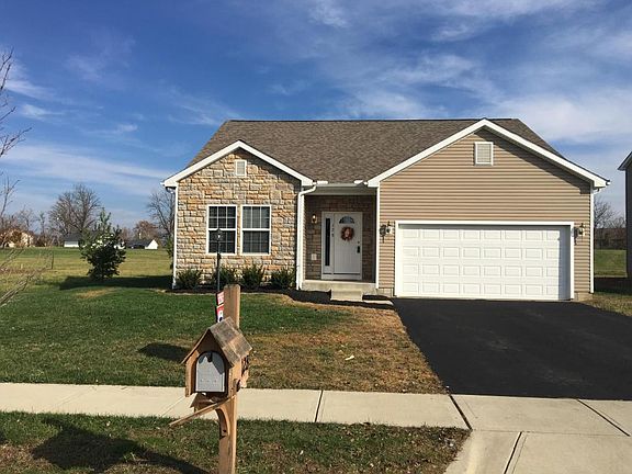 3rd image of 128 Monebrake Dr