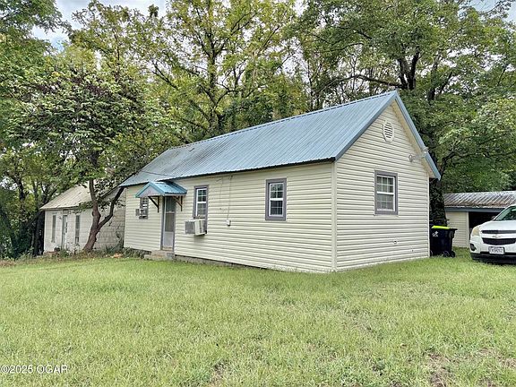 2nd image of 712 Joplin St