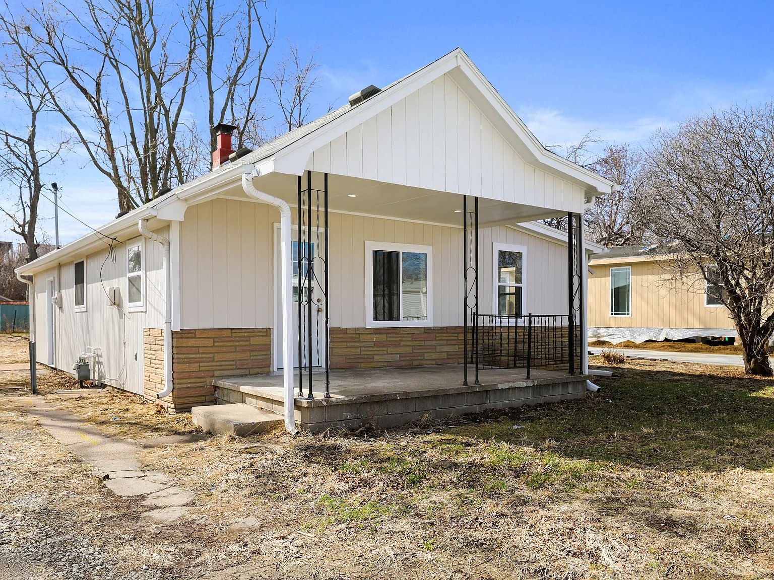 3 bed, 1036 sqft, $1,550 — Photo 4