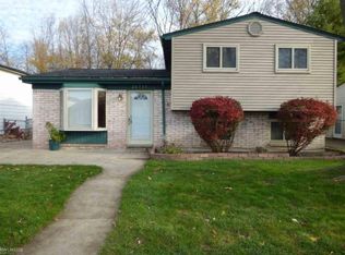 24755 Orchid St, Harrison Township, MI 48045