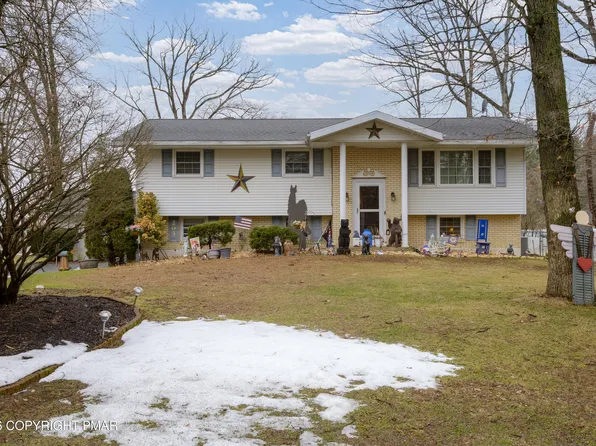 203 Beechwood Ln, Bath, PA 18014