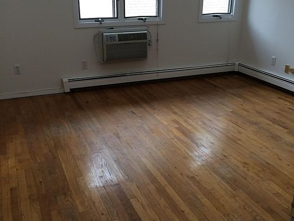 4th image of 42 Sintsink Dr E APT 12