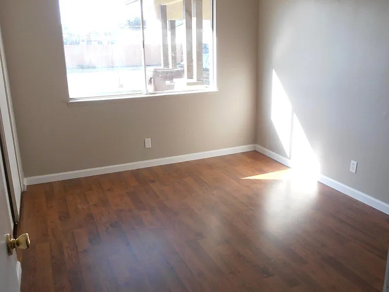 24382 Bluegrass Ct — Photo 10