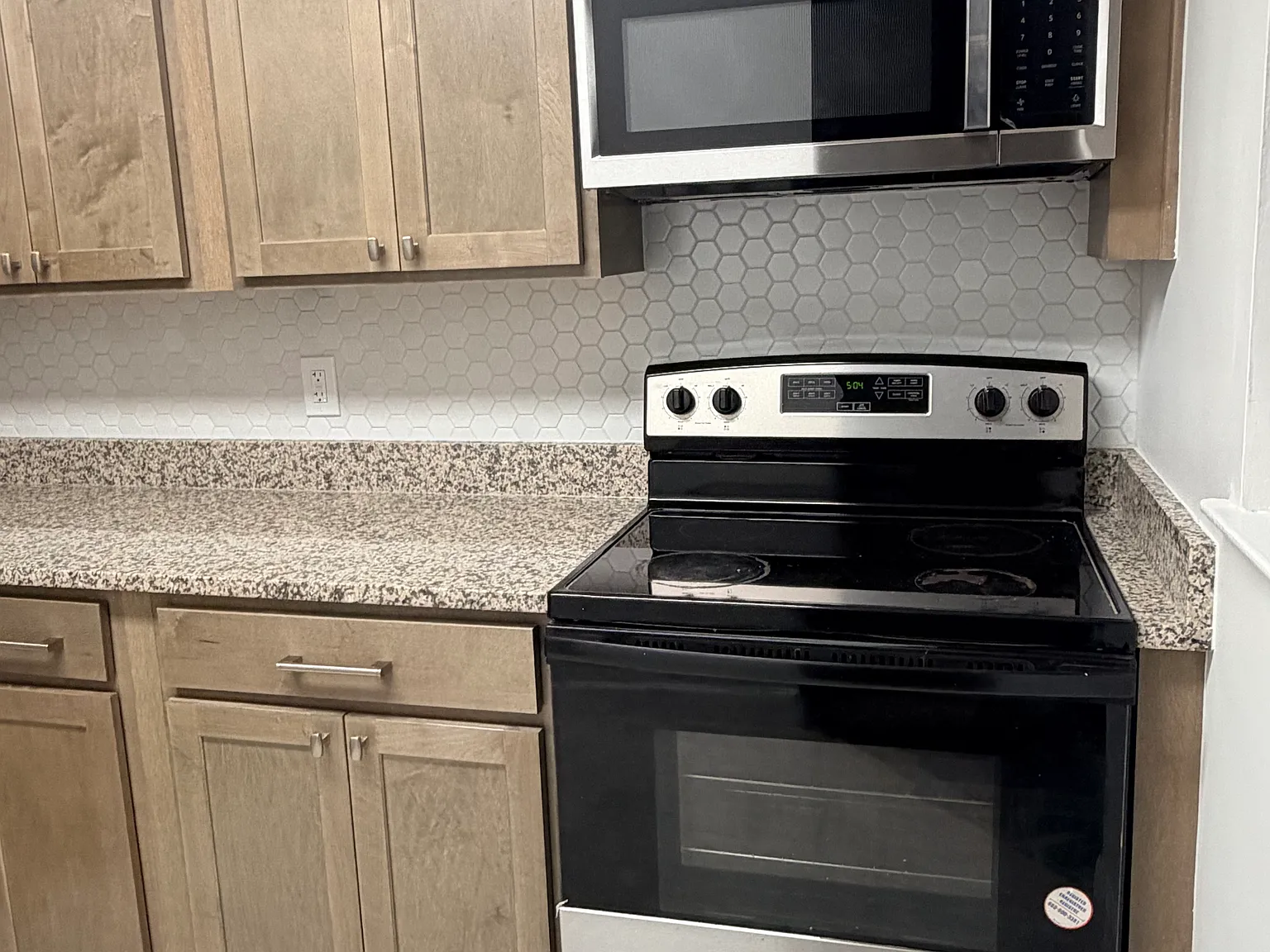 2 bed, 950 sqft, $2,400 — Photo 1