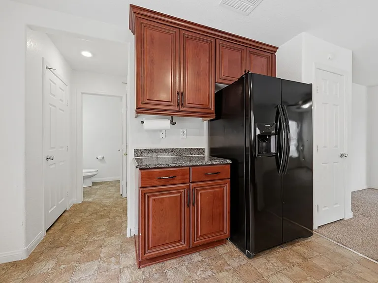 553 Brinkburn Point Ave — Photo 7