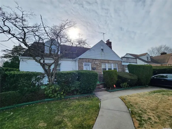 92 Melvin Avenue, West Hempstead, NY 11552