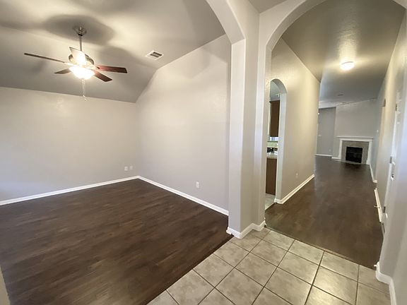 3rd image of 1405 Melissa Oaks Ln