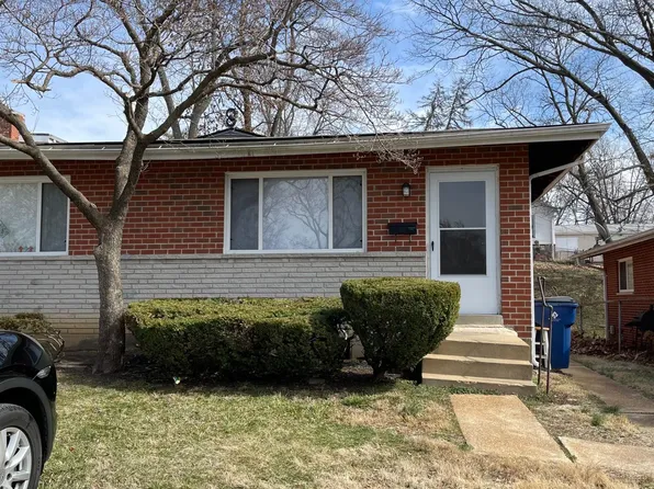 3148 Sherman Dr, Saint Ann, MO 63074