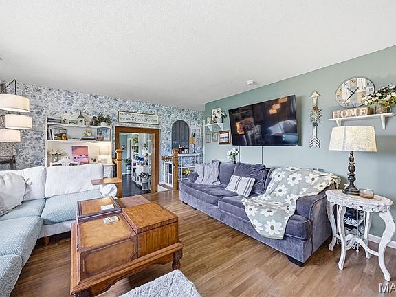 4th image of 5165 Von Beine Ln