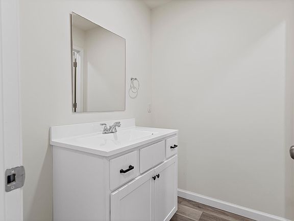 4th image of 15 Kenworthy Ave #A