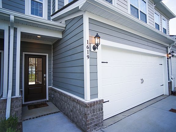 Welcome to 1619 Manuka Lane!