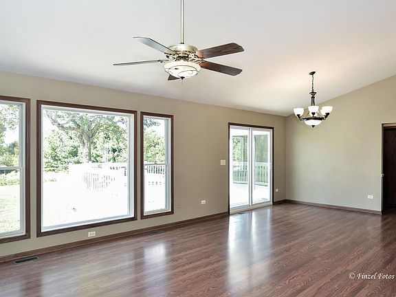 4th image of 9N300 Tamara Dr