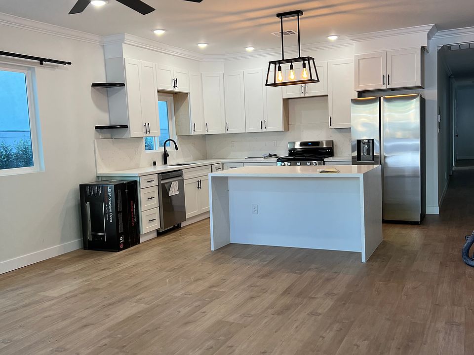 1st image of 5300 Romaine St #0