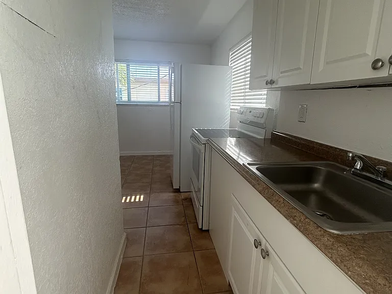 610 NW 7th Ave — Photo 64