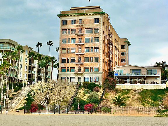3rd image of 1030 E Ocean Blvd Unit 303