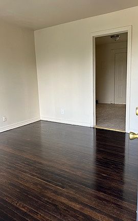 3rd image of 4002 35th Ave N #4002