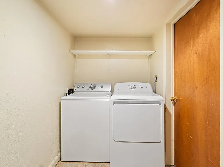 38 W Navajo St #B — Photo 24