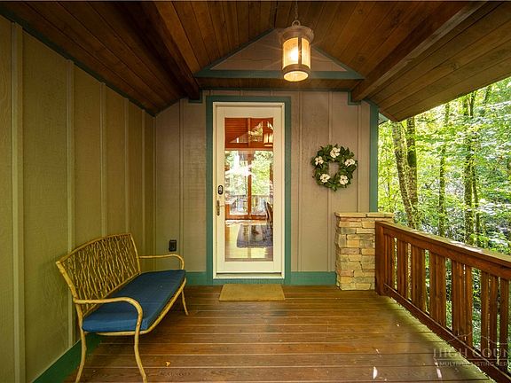 3rd image of 141 Settlers Rest #B