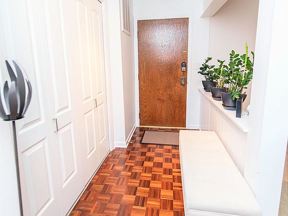 2nd image of 5501 Lincoln Ave Unit 211