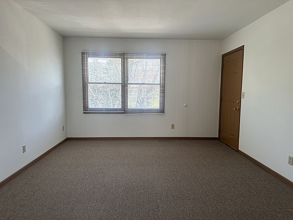 2nd image of 421 Adams St #3