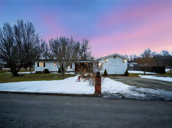 409 Oak St N, Hopwood, PA 15445