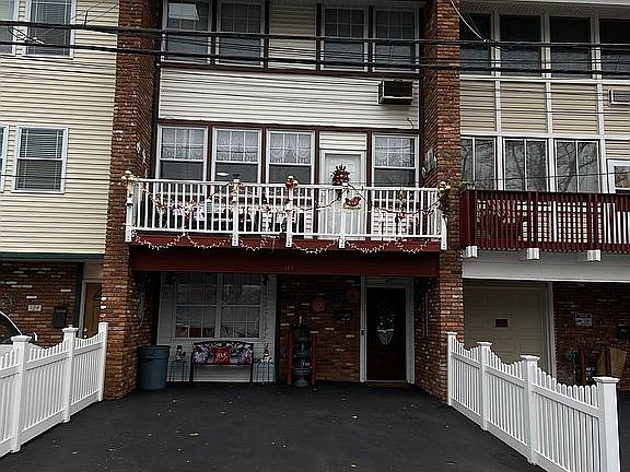 3rd image of 126 Coolidge St
