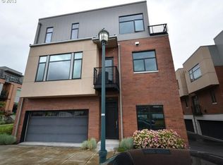 1638 NW Riverscape St, Portland, OR 97209