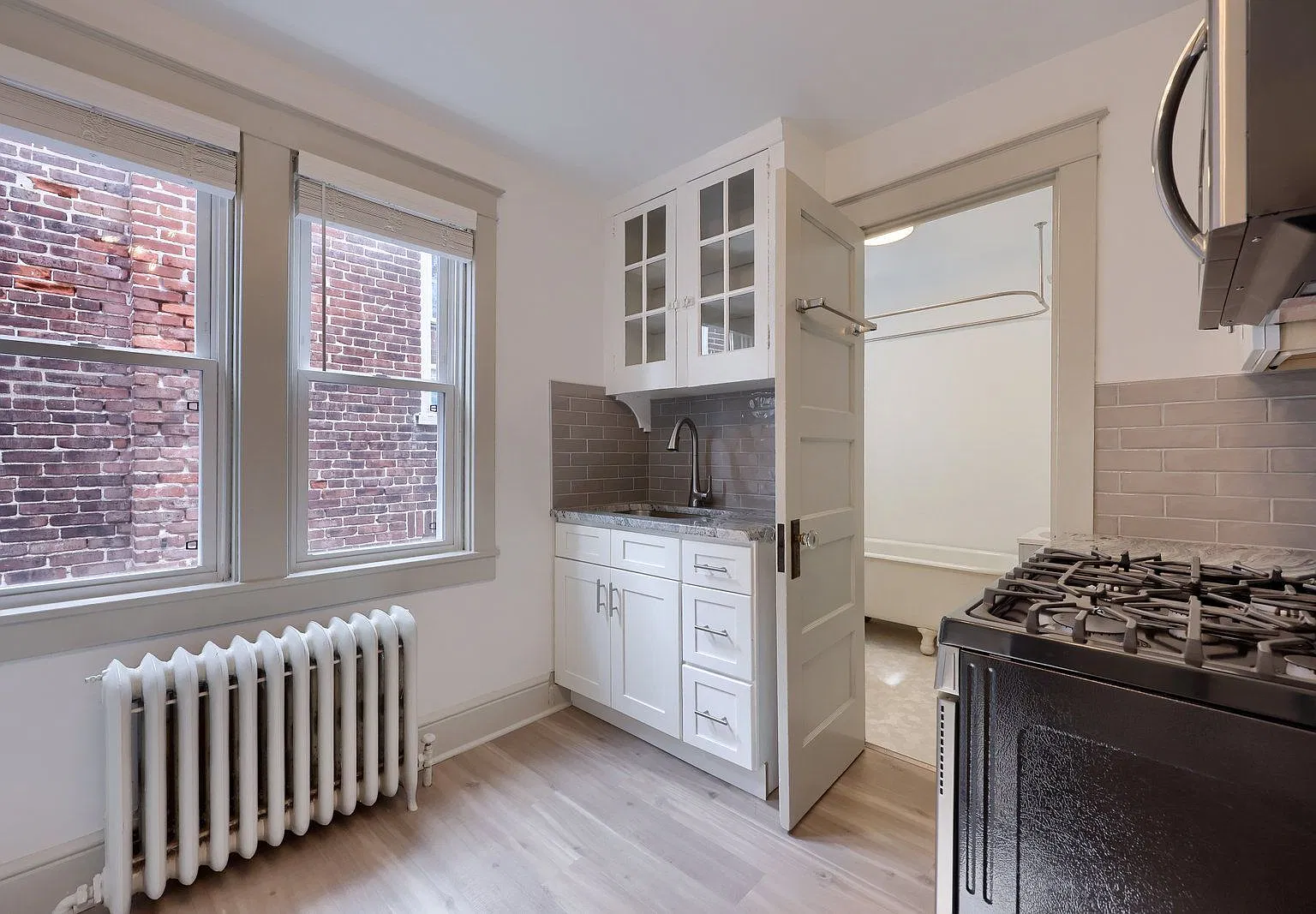 40 W James St — Photo 2