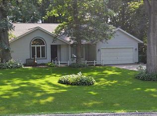 1812 Timber Ridge Dr, Cedar Rapids, IA 52403