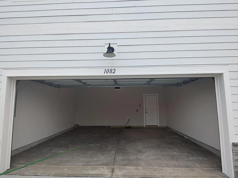 1082 Valentine Ln — Photo 9