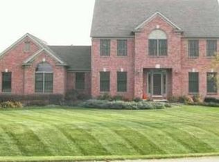 1181 Longview Ln, Saline, MI 48176