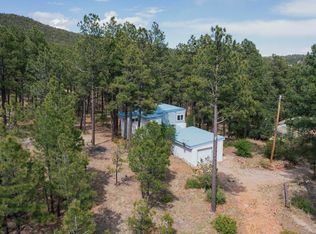 4 El Paraiso Dr, Montezuma, NM 87731