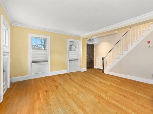 34 Pleasant St UNIT 1, Salem, MA 01970