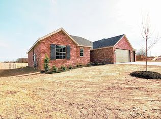 1316 Sweetbriar Cir, Centerton, AR 72719
