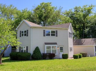 312 W Riverside Dr, Lakemoor, IL 60051