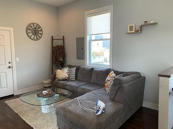 4th image of 528 N Hartland Ct #2F