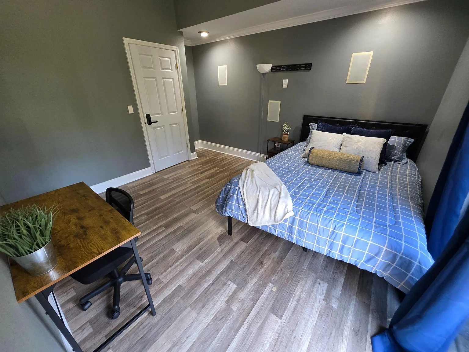 4 bed, 2.5 bath, 2912 sqft, $754 — Photo 4