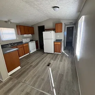 3 bed, $995 — Photo 3