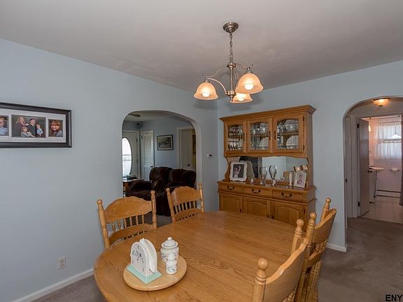 3rd image of 54 Fairfield Ave