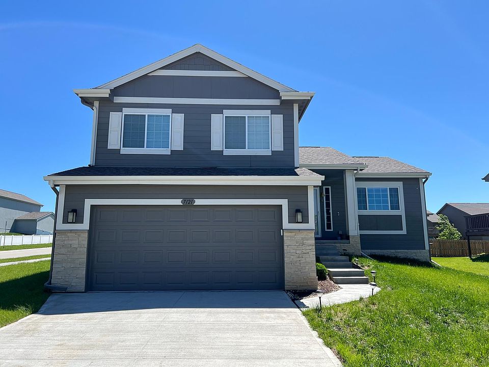 1st image of 7121 N 167th Ave