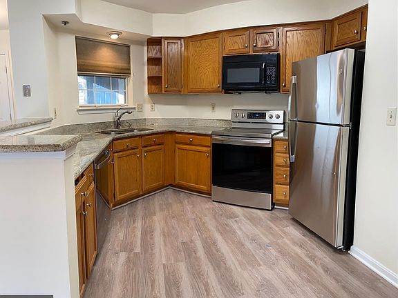 5th image of 5636 Willoughby Newton Dr Unit 16