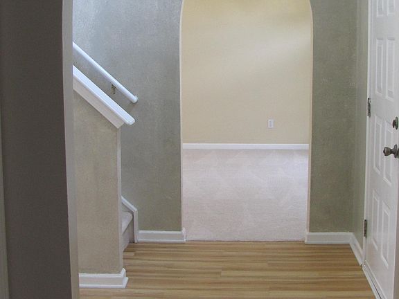 5th image of 235 Mackenzie Dr