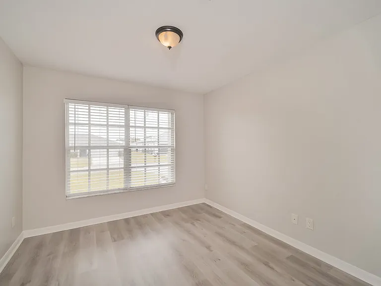1413 SW 11th Pl — Photo 13