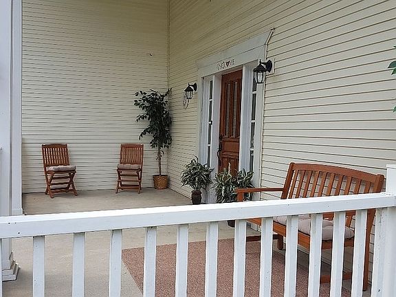 2nd image of 3151 Babylon Rd