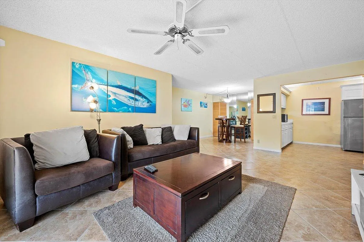 1014 Green Pine Blvd — Photo 3