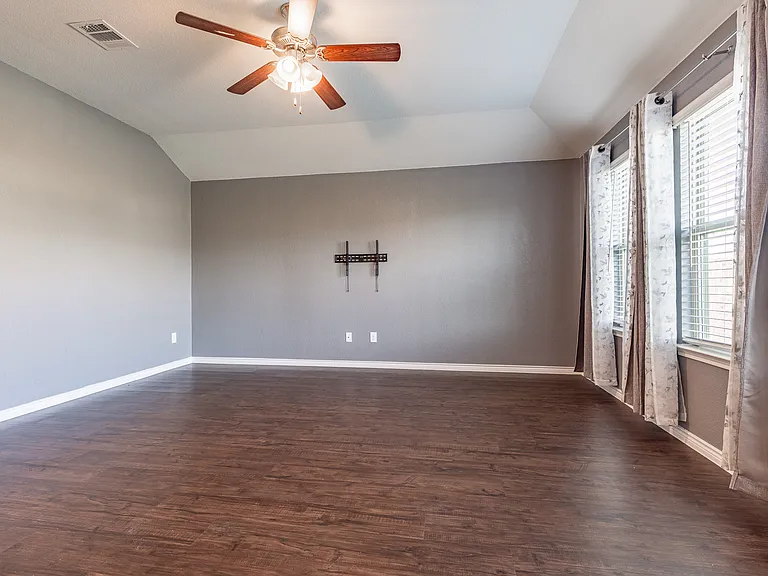 4013 Spur Trail Dr — Photo 8