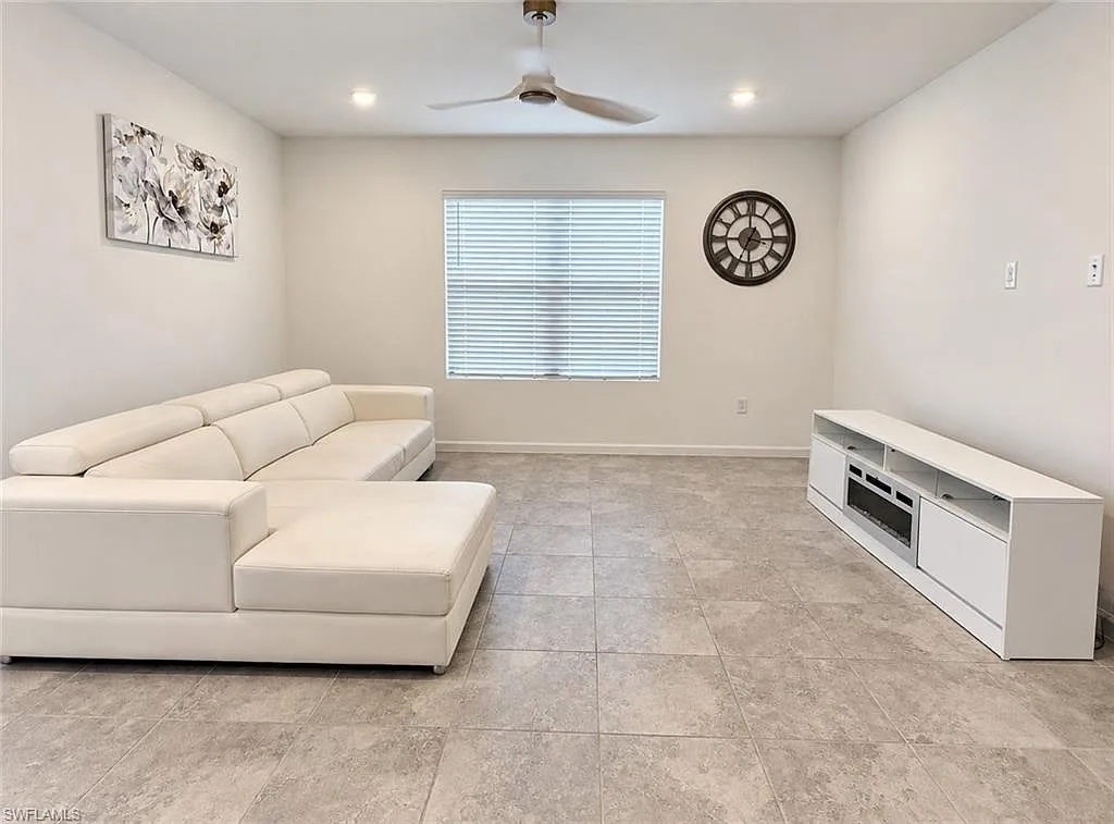 4 bed, 2.0 bath, 1850 sqft, $2,400 — Photo 2