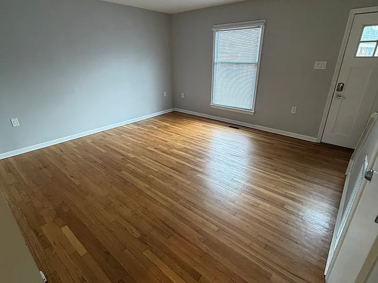 38 Raleigh Ct — Photo 4