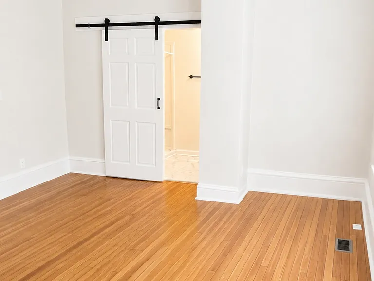 1229 Wasena Ter SW #A — Photo 10