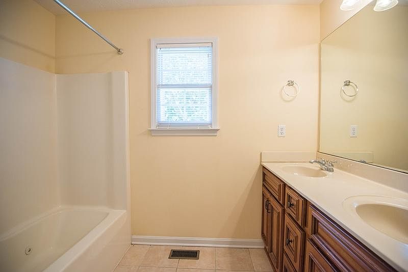 2nd image of 571 Atcher St